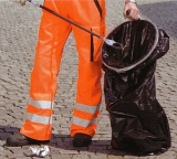 Abfallgreifer und Landschaftspflege