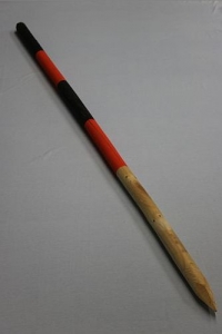 Schneeleitstab, Schneezeichen aus Fichtenholz, gestrichen