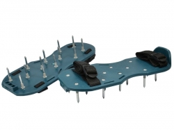 Nagelsohlen mit Gurtschnallen